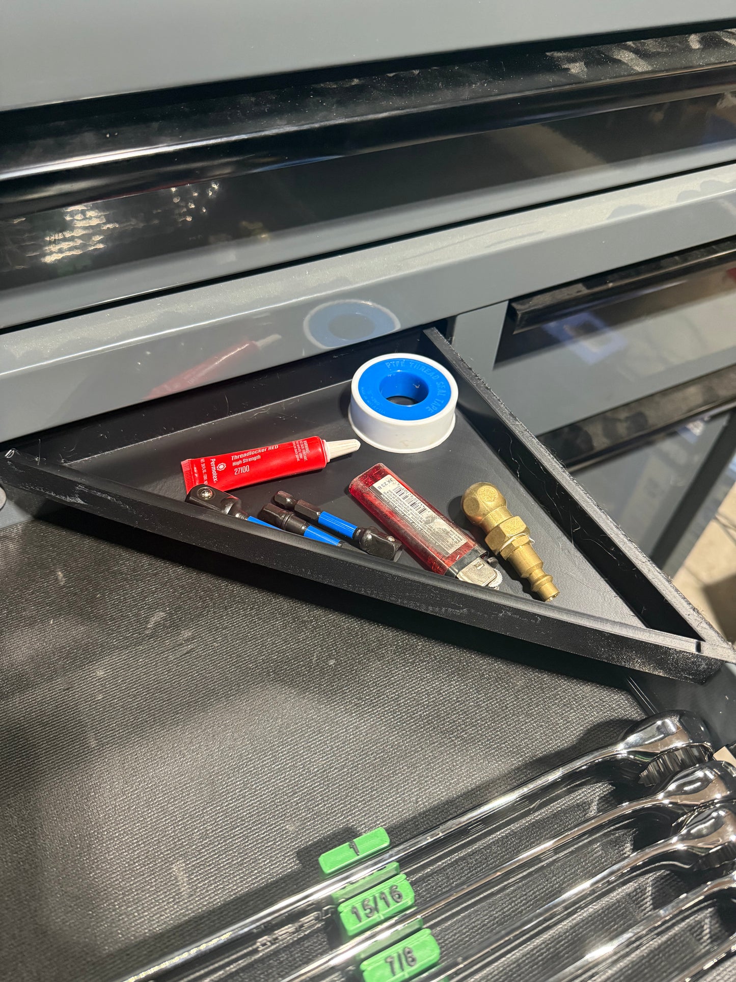 U.S. General Series 3 Toolbox Corner 45 Tray Shelf